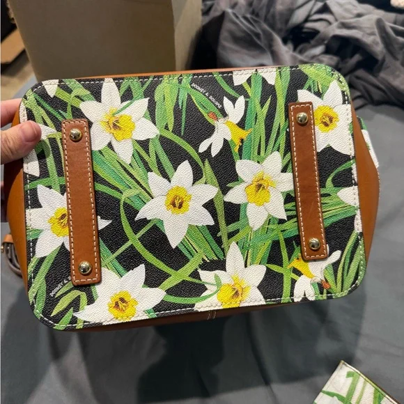 Dooney & Bourke Daffodil Bucket Bag with 2 wristlets - Picture 3 of 5